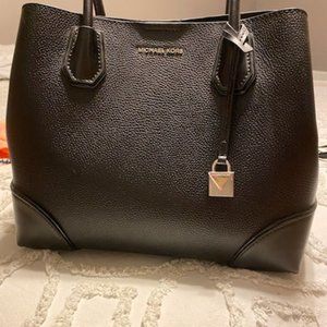 Brand New Michael Kors Purse